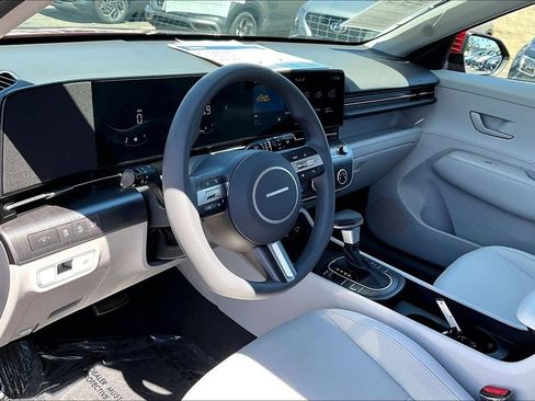 Certified 2024 Hyundai Kona SE FWD image 9