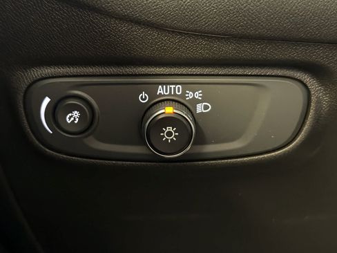 Used 2022 Chevrolet Equinox LT FWD image 37