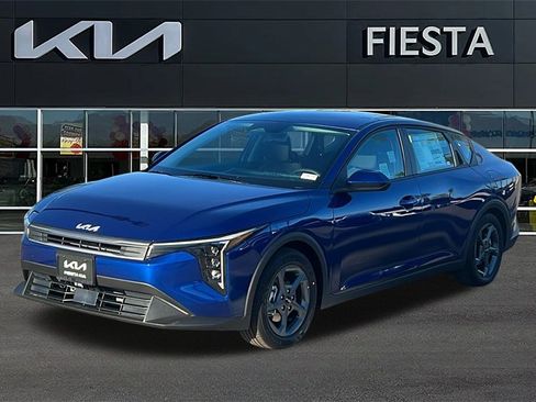 New 2025 Kia K4 LXS image 2