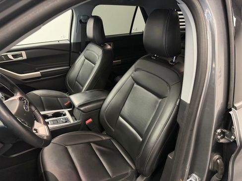 Used 2023 Ford Explorer XLT w/ Equipment Group 202A AWD/4WD image 24