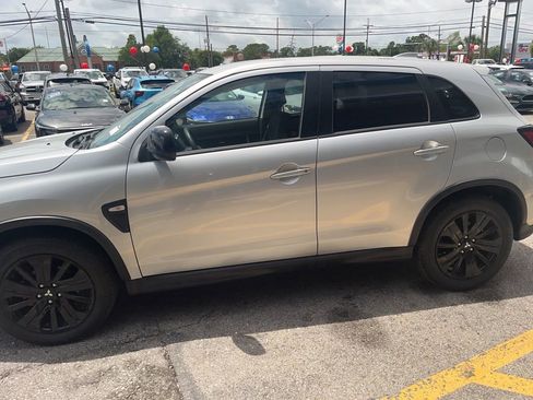 Used 2025 Mitsubishi Outlander Sport AWD image 3