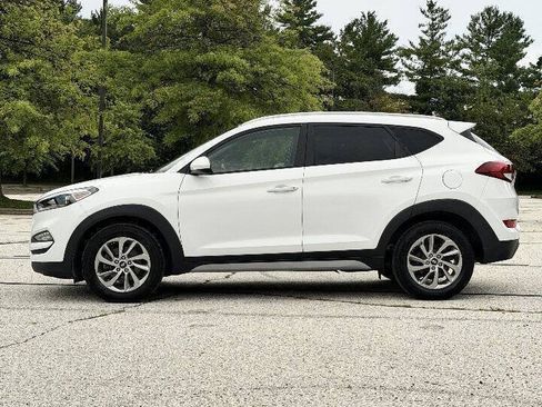 Used 2017 Hyundai Tucson SE w/ SE Popular Package 02 AWD/4WD image 4
