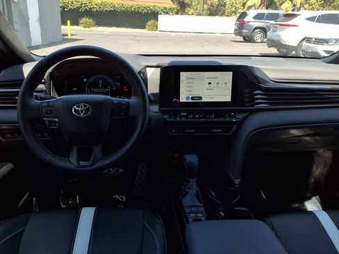 Used 2025 Toyota Camry SE w/ Convenience Package FWD image 20