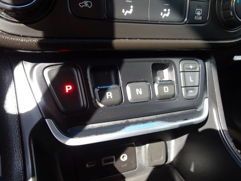 Used 2019 GMC Terrain SLE w/ Black Edition FWD image 15