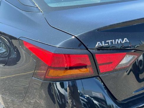 Certified 2025 Nissan Altima 2.5 SL FWD image 10