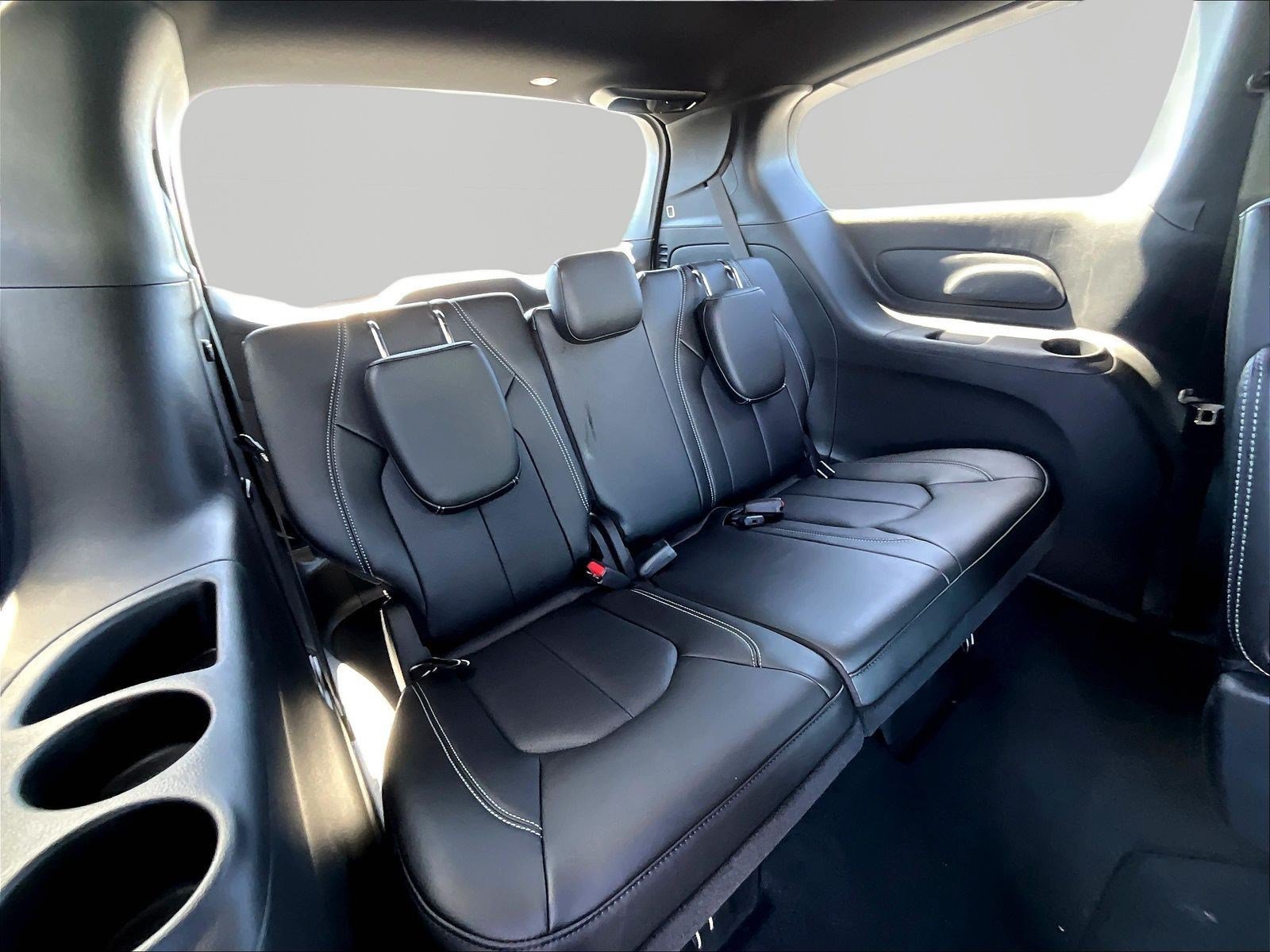 New 2027 Chrysler Pacifica Select AWD/4WD image 20