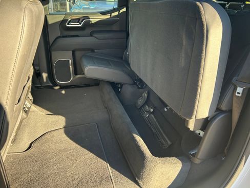 Used 2025 GMC Sierra 1500 SLT image 34