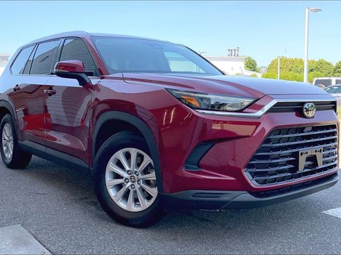 Used 2025 Toyota Grand Highlander AWD image 7