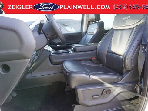 Used 2025 Ford Expedition Max Platinum AWD/4WD image 21