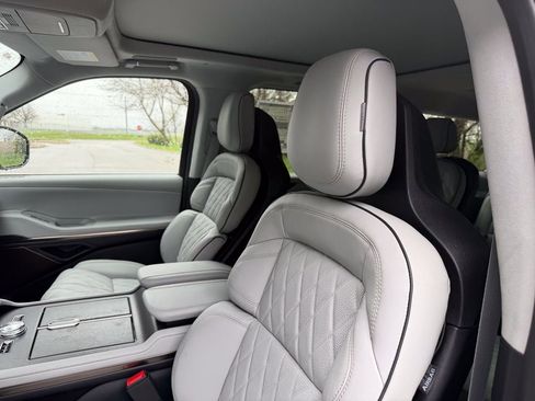 New 2026 Lincoln Navigator Black Label image 11