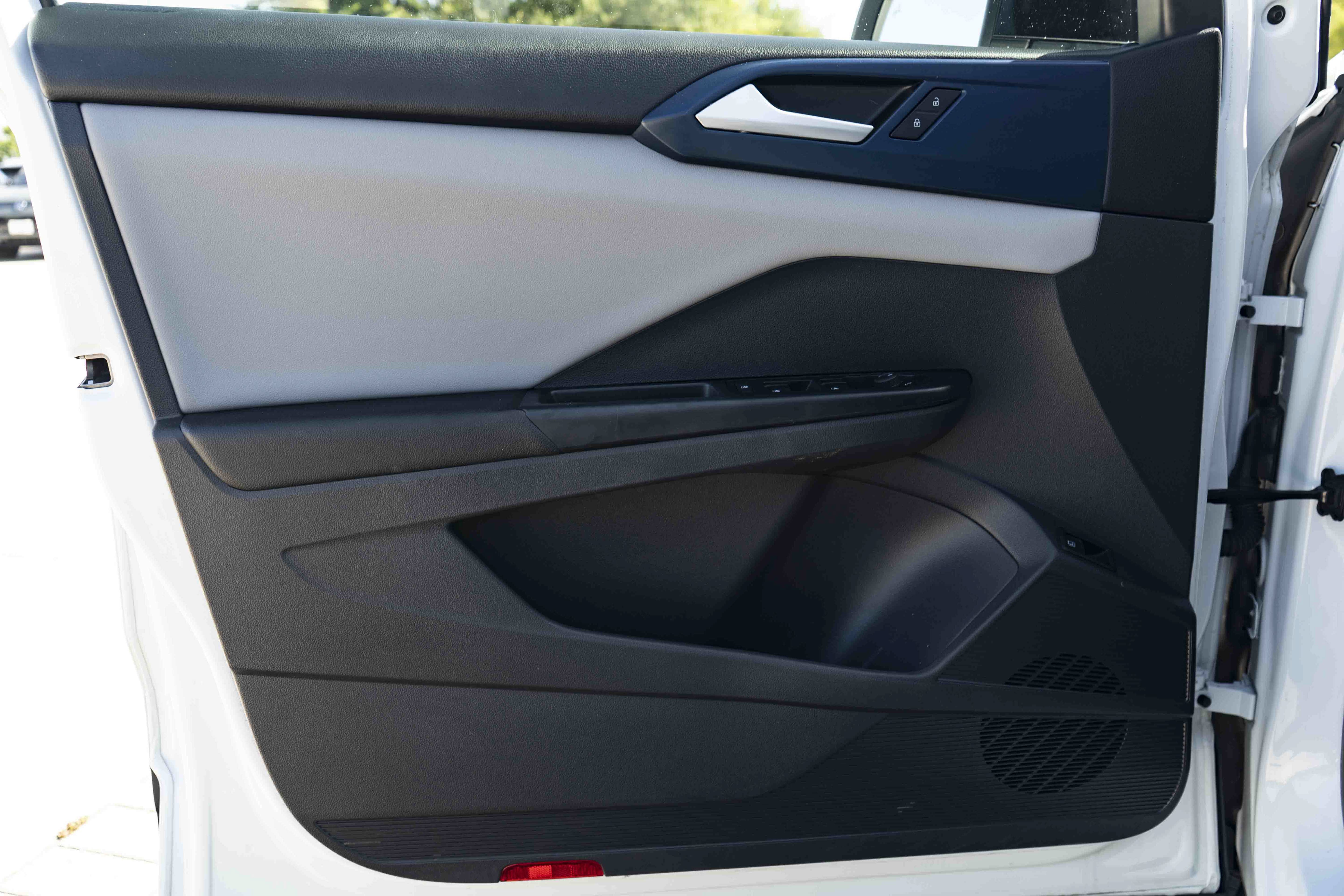 Certified 2023 Volkswagen Taos SE w/ Panoramic Sunroof Package FWD image 35