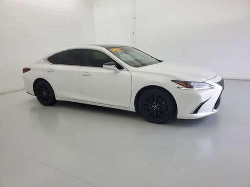 Used 2020 Lexus ES 350 Ultra Luxury w/ Accessory Package 2 FWD image 4