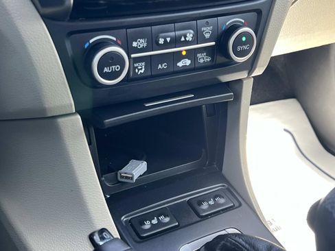 Used 2017 Acura ILX w/ AcuraWatch Plus Package FWD image 15