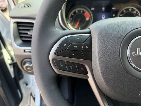 Used 2022 Jeep Cherokee Latitude Lux AWD/4WD image 23