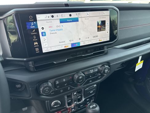 New 2026 Jeep Wrangler Unlimited Rubicon w/ Steel Bumper Group image 33