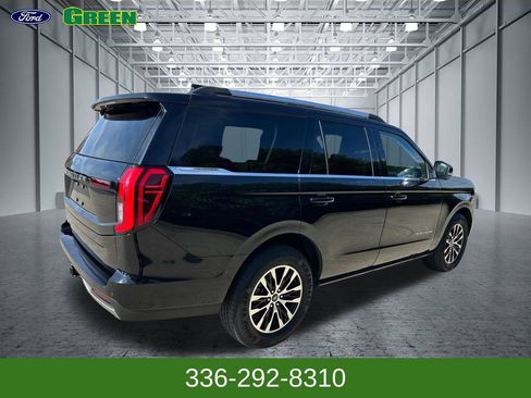 Used 2025 Ford Expedition Platinum AWD/4WD image 5