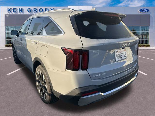 Used 2025 Kia Sorento EX w/ Panoramic Sunroof Package FWD image 5