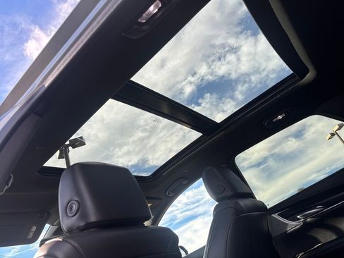 Used 2025 Cadillac XT5 Premium Luxury image 22