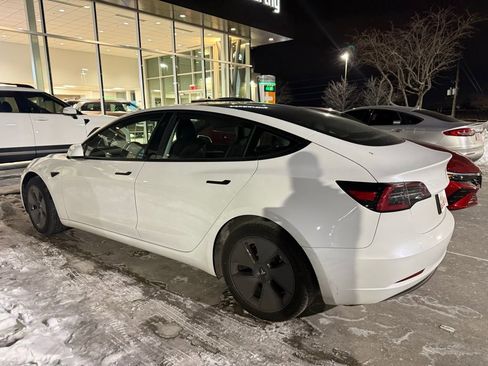 Used 2023 Tesla Model 3 Standard Range image 2