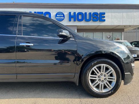 Used 2015 Chevrolet Traverse LT w/ Style and Technology Package image 40
