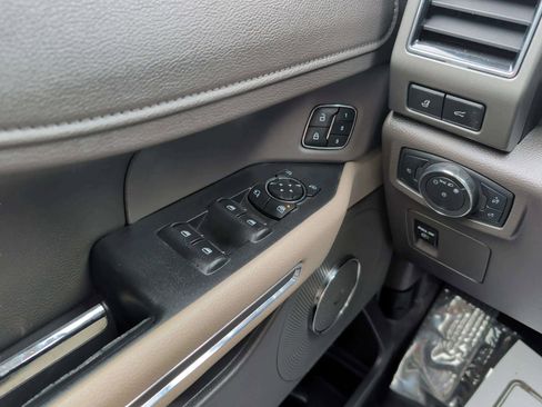 Used 2020 Ford Expedition Max XLT w/ Equipment Group 202A RWD image 27