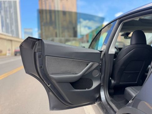 Used 2023 Tesla Model Y Performance AWD/4WD image 13