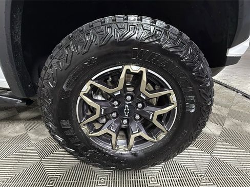 Used 2024 Chevrolet Colorado ZR2 w/ Technology Package image 36