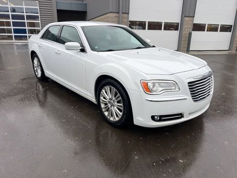 Used 2014 Chrysler 300 AWD w/ Driver Convenience Group image 3