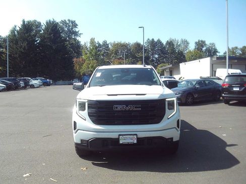 Used 2025 GMC Sierra 1500 Elevation AWD/4WD image 8
