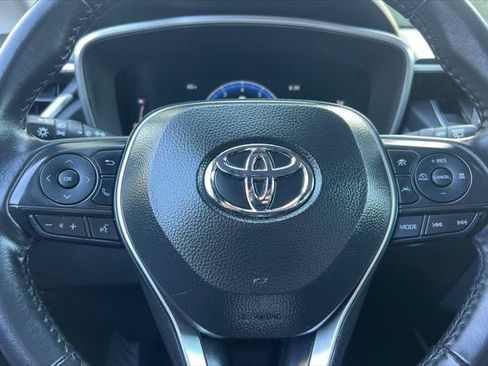 Used 2025 Toyota Corolla Cross XLE FWD image 32