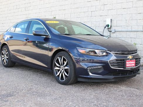 Used 2017 Chevrolet Malibu LT w/ Leather Package image 10