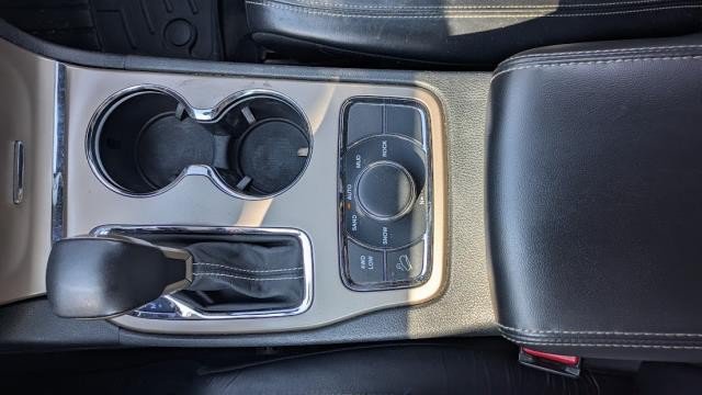 Used 2017 Jeep Grand Cherokee Limited AWD/4WD image 12