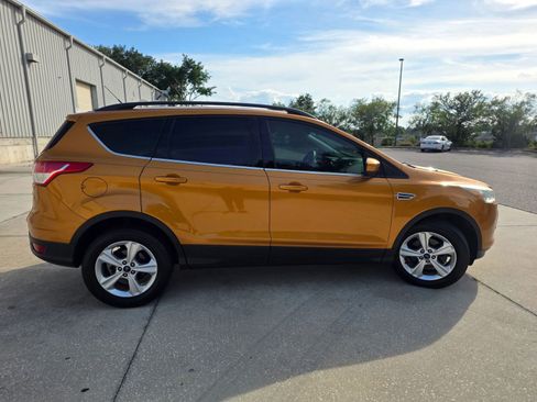 Used 2016 Ford Escape SE w/ Equipment Group 201A FWD image 12