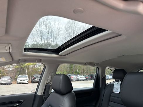 Used 2025 Honda CR-V EX-L image 19