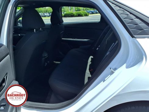 Used 2025 Hyundai Elantra Sport FWD image 13