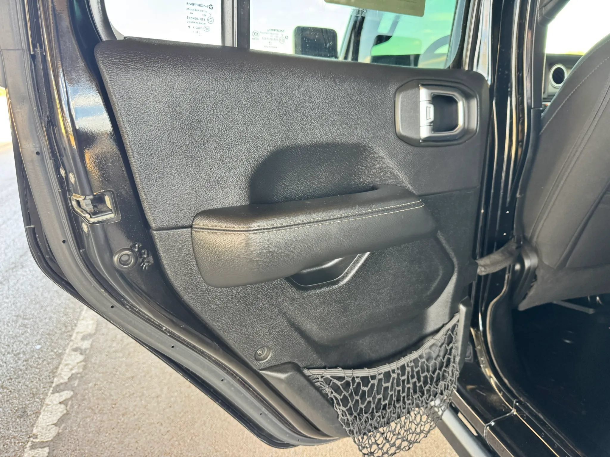 Used 2020 Jeep Wrangler Unlimited Sahara AWD/4WD image 17