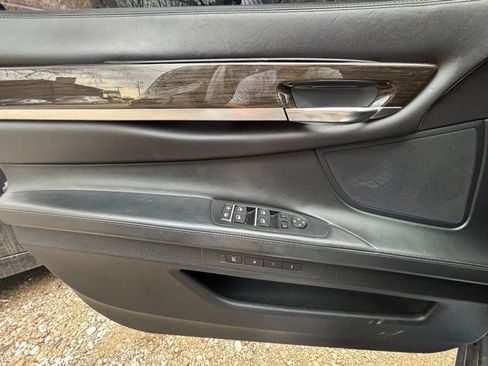 Used 2014 BMW 750Li w/ Executive Package image 13