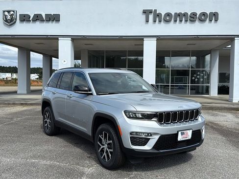 New 2025 Jeep Grand Cherokee Limited image 2