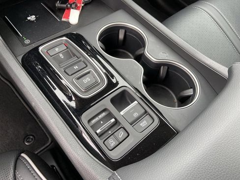 Used 2025 Honda Pilot Elite image 39