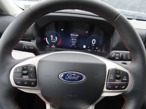 New 2026 Ford Explorer Active w/ Active Comfort Package AWD/4WD image 9