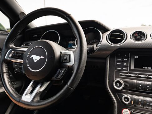 Used 2017 Ford Mustang GT w/ GT Performance Package RWD image 22