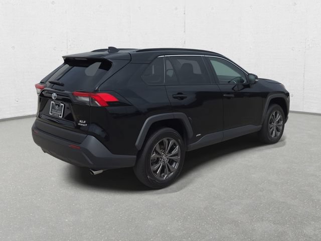 Used 2023 Toyota RAV4 XLE Premium AWD/4WD image 5