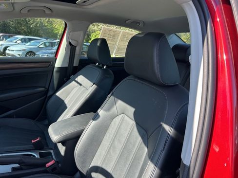 Used 2022 Volkswagen Passat 2.0T image 22