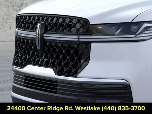 New 2026 Lincoln Navigator Reserve w/ Jet Appearance Package AWD/4WD image 17