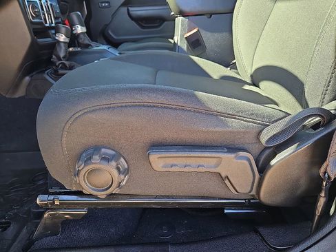 Used 2020 Jeep Gladiator Sport w/ Quick Order Package 24S image 21