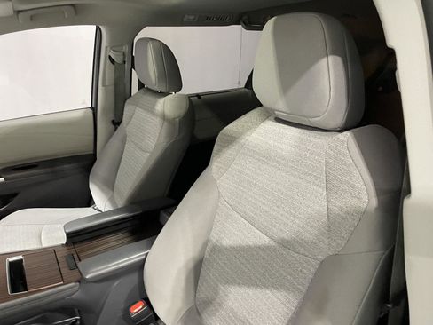 Used 2021 Toyota Sienna LE w/ LE Plus Package image 17