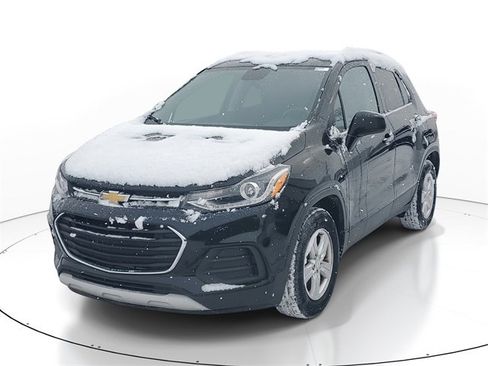 Certified 2017 Chevrolet Trax LT w/ LT Convenience Package image 2