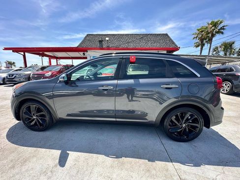 Used 2019 Kia Niro S Touring FWD image 18