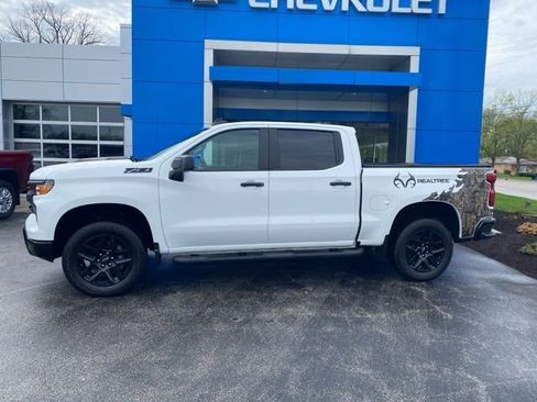Used 2024 Chevrolet Silverado 1500 Custom Trail Boss w/ Realtree Special Edition AWD/4WD image 2