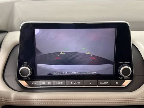 Used 2025 Nissan Rogue SV AWD/4WD image 11